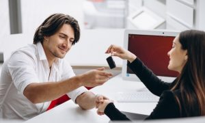 Процесс бронирования и оформления арендного автомобиля